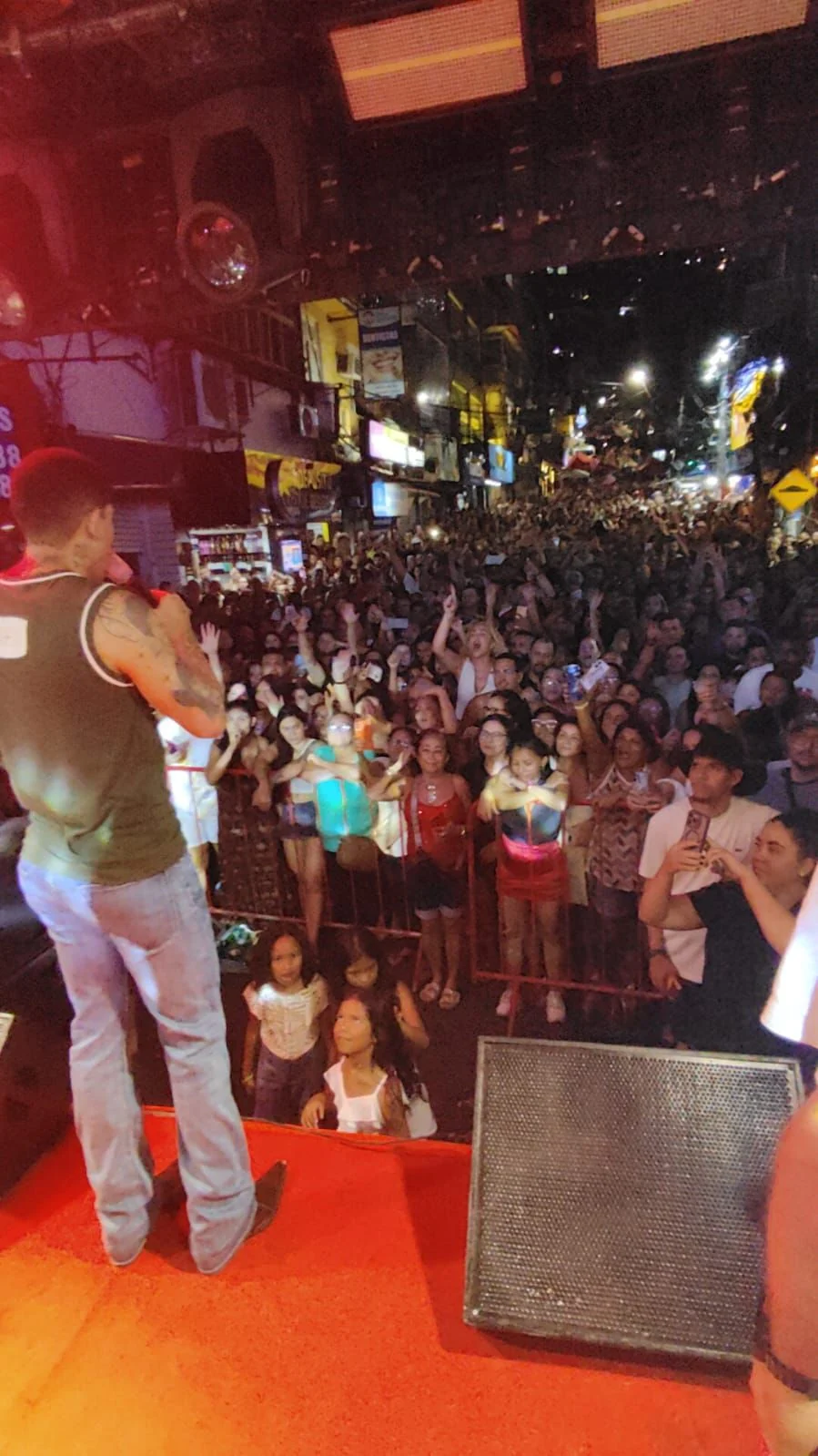 Zé Vaqueiro faz show gratuito na Rocinha em outubro