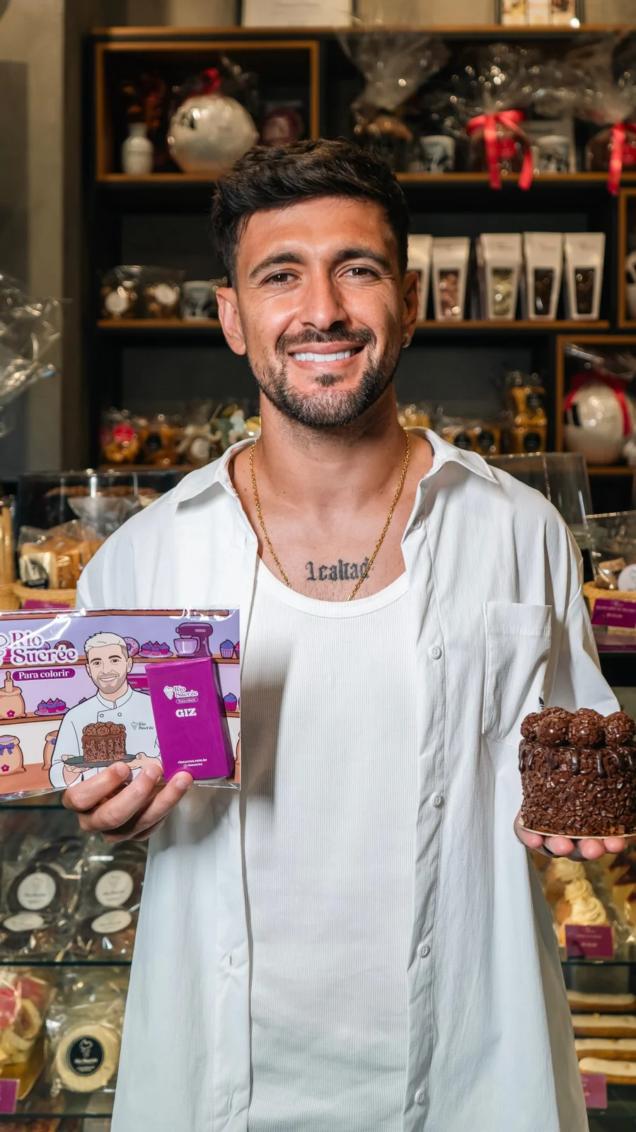 Arrascaeta assina doces e sorteia vídeos personalizados para crianças