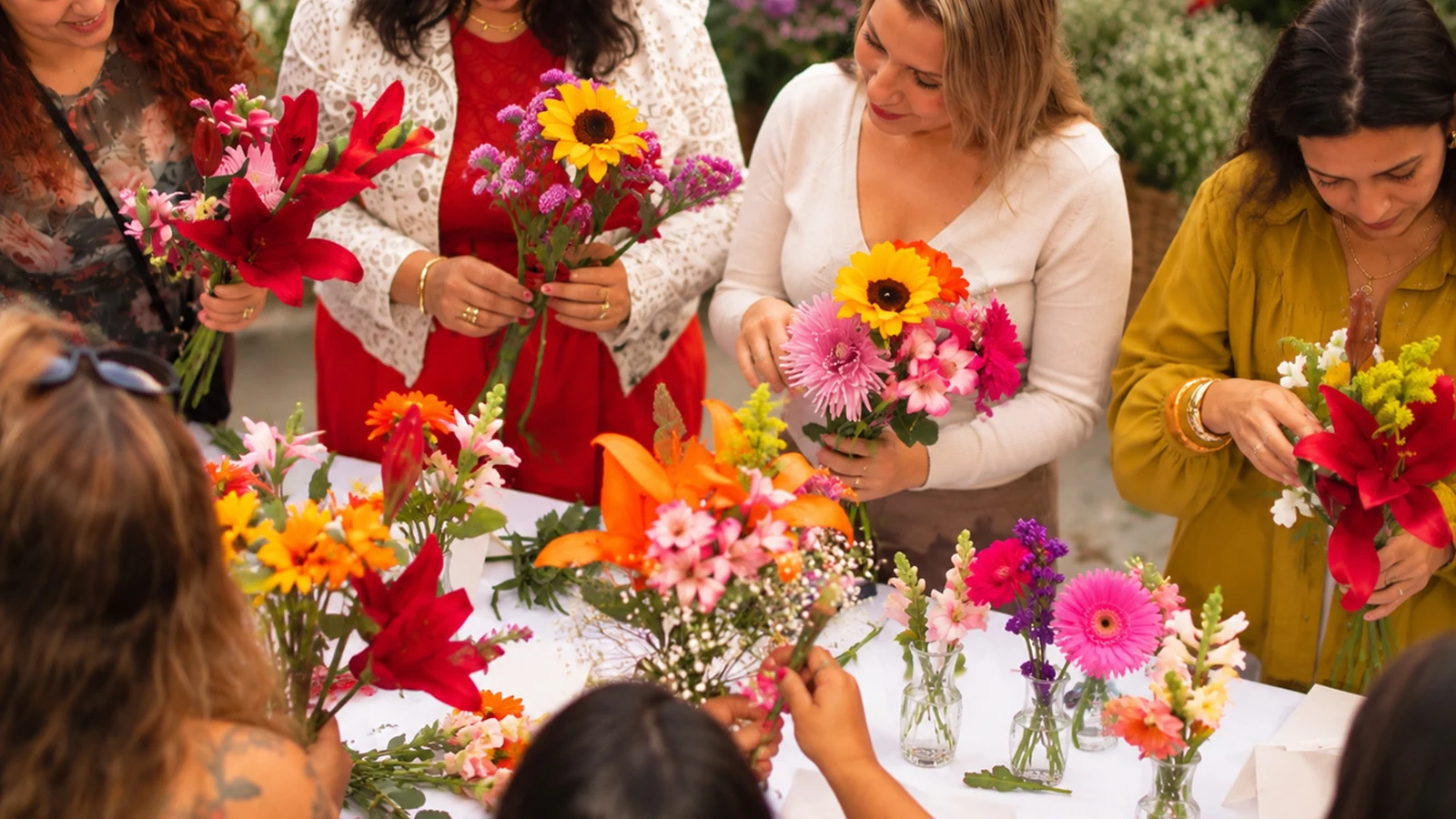 arte floral e convivencia estimulam bem estar na terceira idade featured
