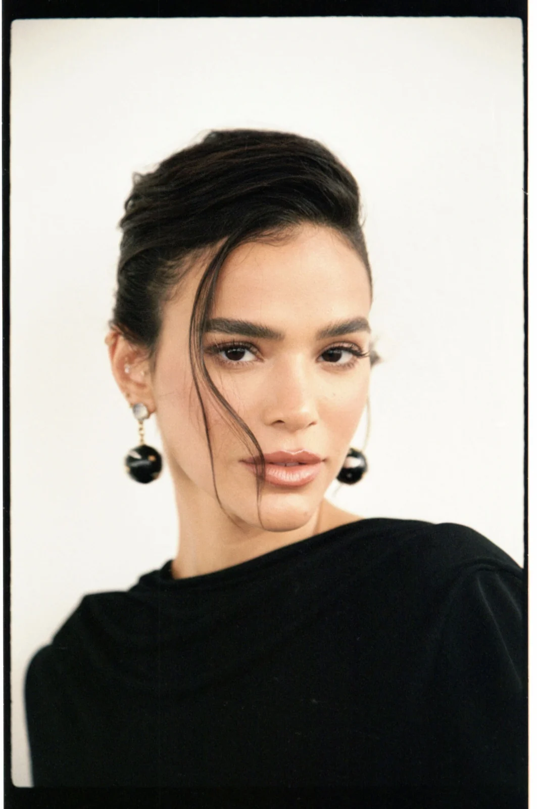Bruna Marquezine entra para o elenco da 3ª temporada de The Gentlemen