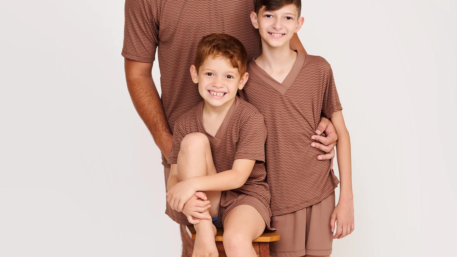 colecao infantil aposta no estilo mae e filha com tecidos sustentaveis featured