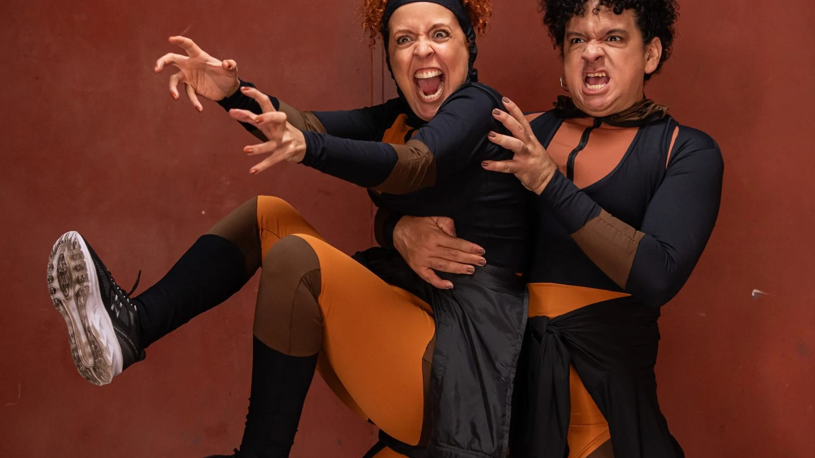 comedia toxica reflete a falta de etica e o abuso de poder no teatro featured