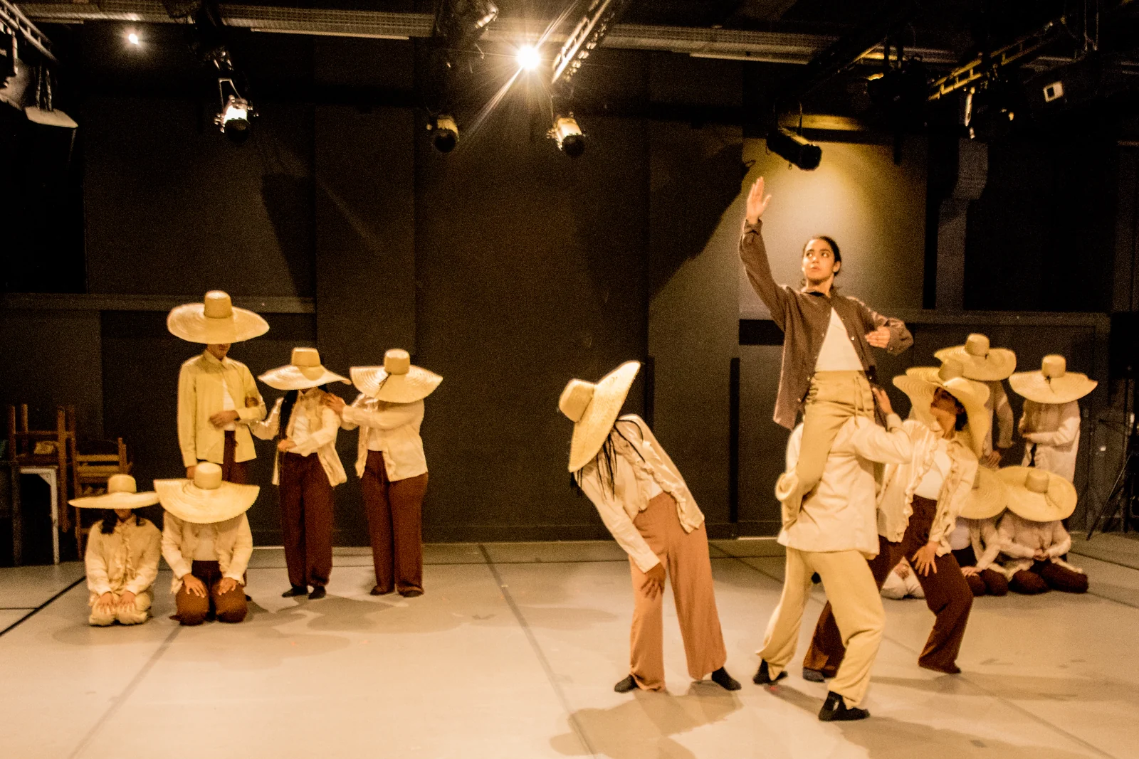 Dança celebra o choro e estreia obra inédita no Teatro Grande Otelo
