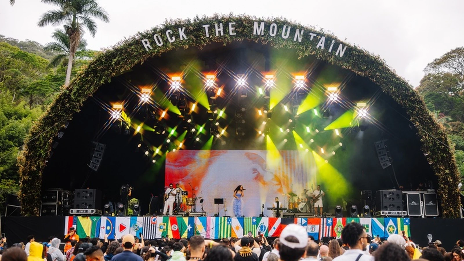estreia de ivete e retorno de anitta marcam o rock the mountain featured