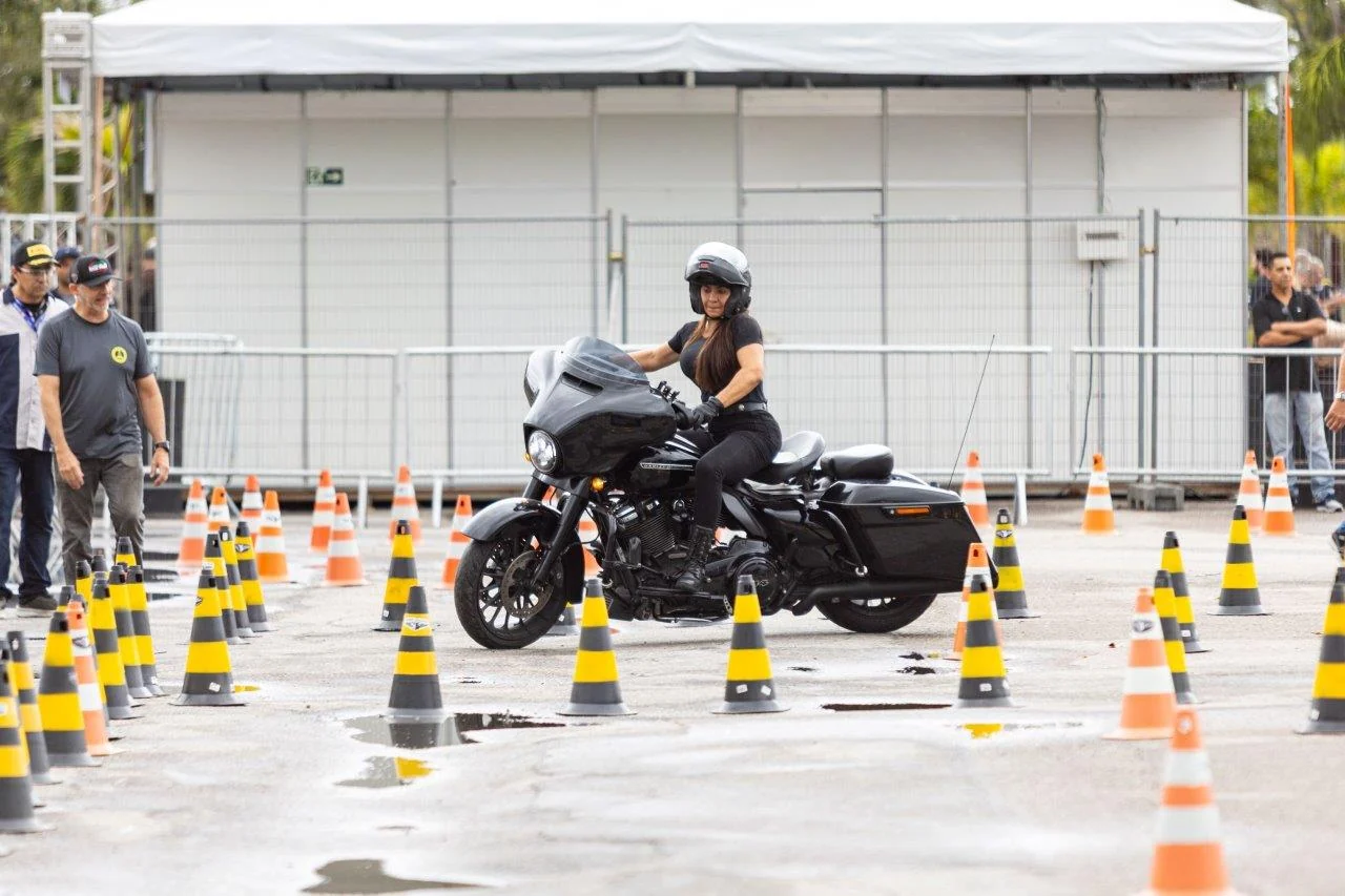 Festival Moto Brasil reúne Globo da Morte e moto de R$ 350 mil no Rio