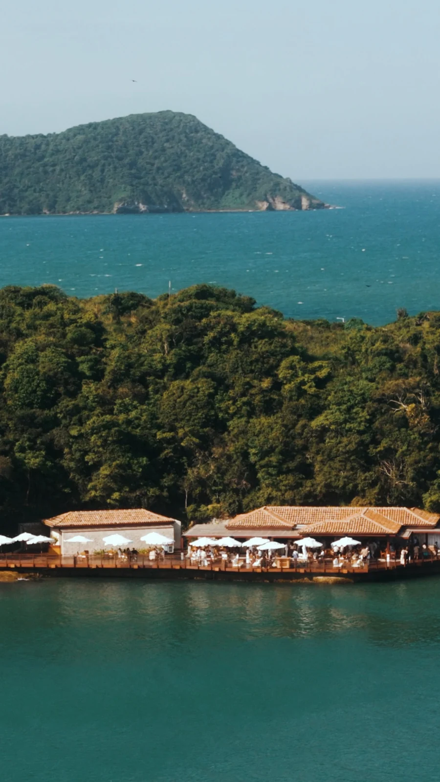 Ilha que recebeu Madonna em Búzios renasce como clube exclusivo