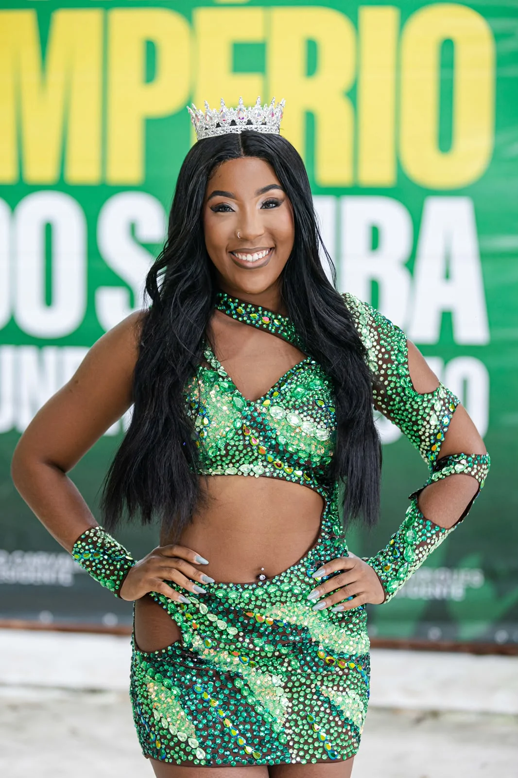 Império da Tijuca coroa Karol como nova rainha de bateria para 2027