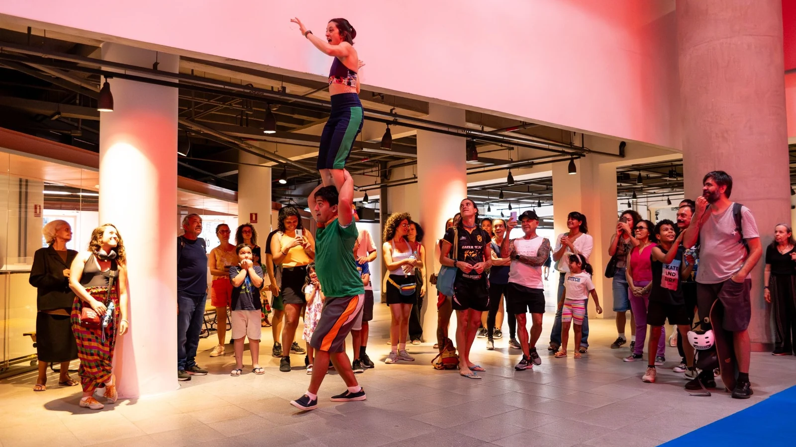 Intervenção urbana acrobática percorre seis cidades do Rio de Janeiro intervencao urbana acrobatica percorre seis cidades do rio de janeiro featured