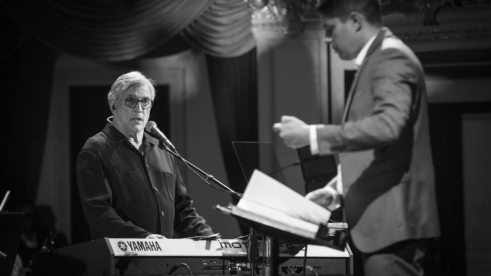 ivan lins celebra 81 anos em show unico com a orquestra mpb jazz no rj featured