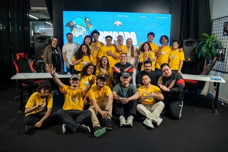 Jovens da rede pública assumem bastidores de campeonato de esports
