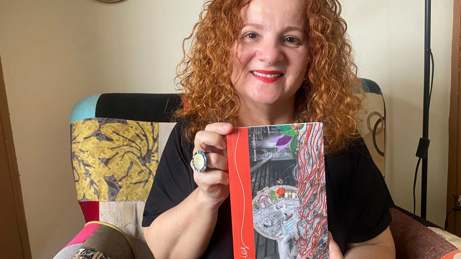 livro transforma cicatrizes e envelhecimento feminino em poesia featured