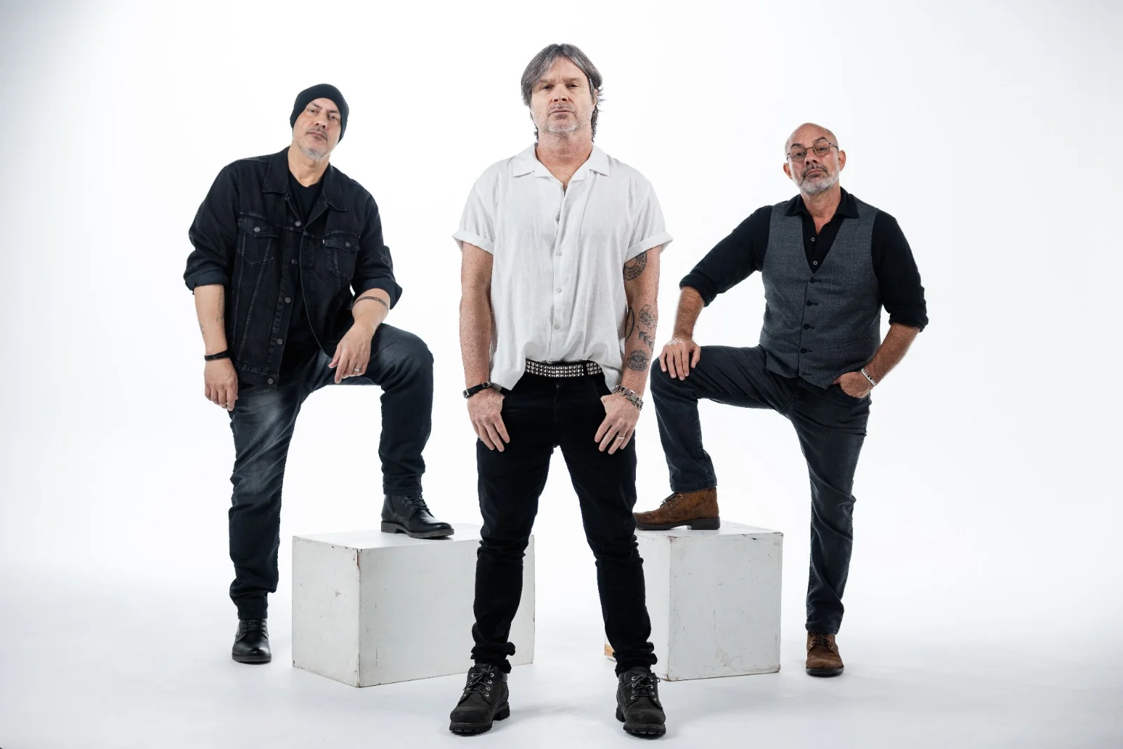 LS Jack transforma clássico Vento Ventania em arranjo de power trio