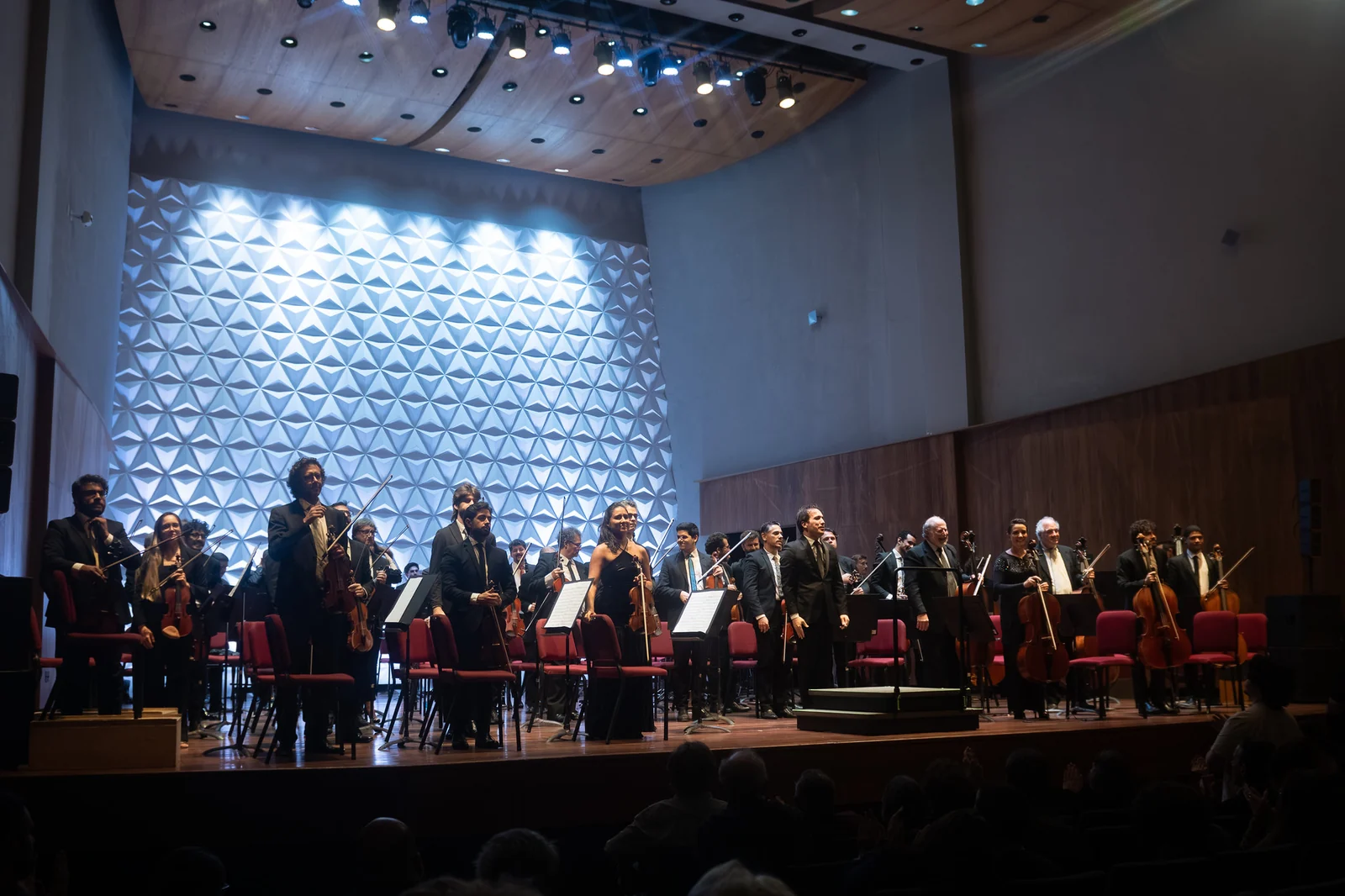 Marcelo Lehninger rege a OSB em concerto dedicado a Schumann e Brahms