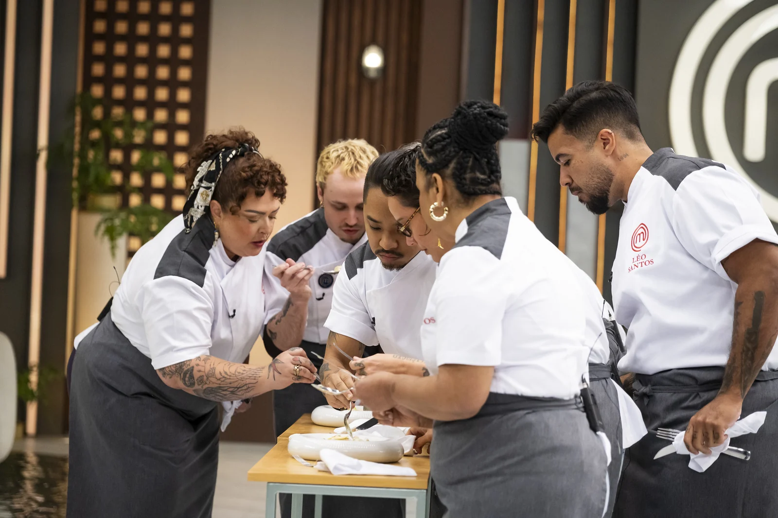 MasterChef Profissionais desafia chefs com nhoque suflê e releitura de PF