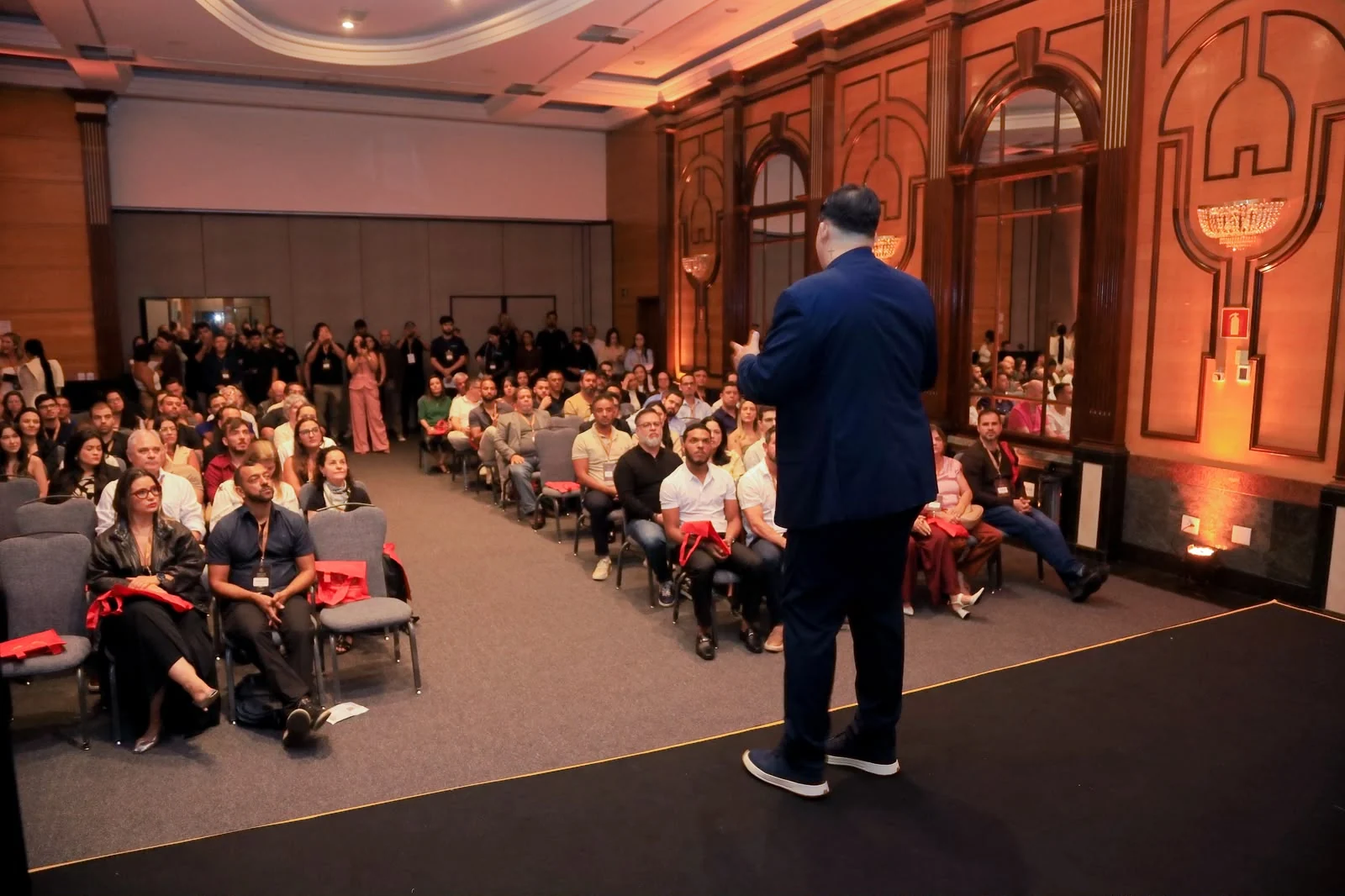 Mieller Connect reúne 300 profissionais e debate uso da inteligência artificial na joalheria
