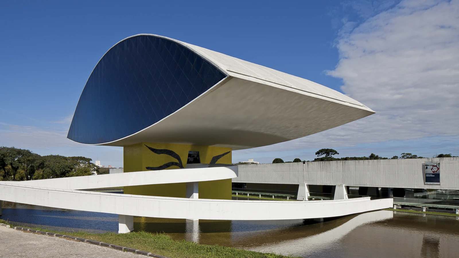museu oscar niemeyer abre em horario especial nos feriados de novembro featured