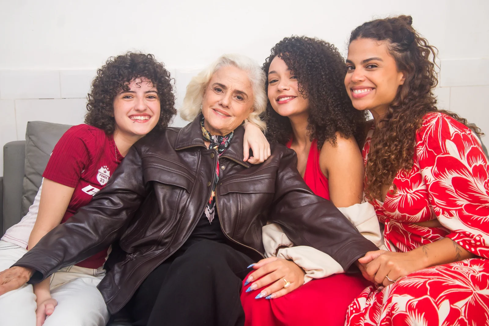 Netas de Chico Buarque emocionam palco do Teatro Rival