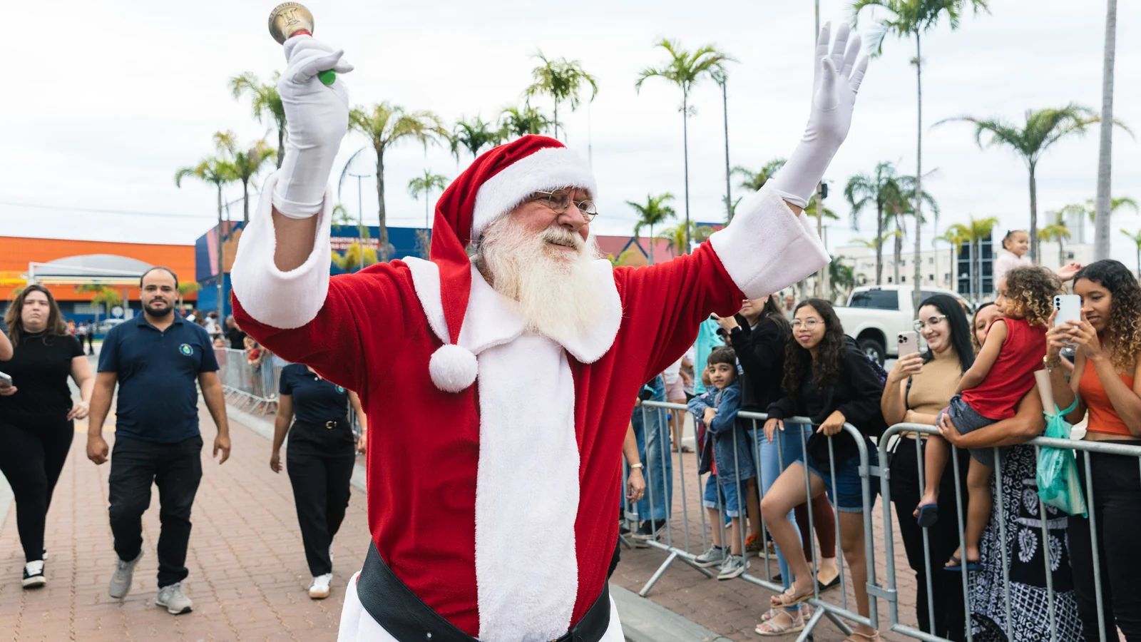 papai noel chega de helicoptero a rio das ostras neste sabado featured