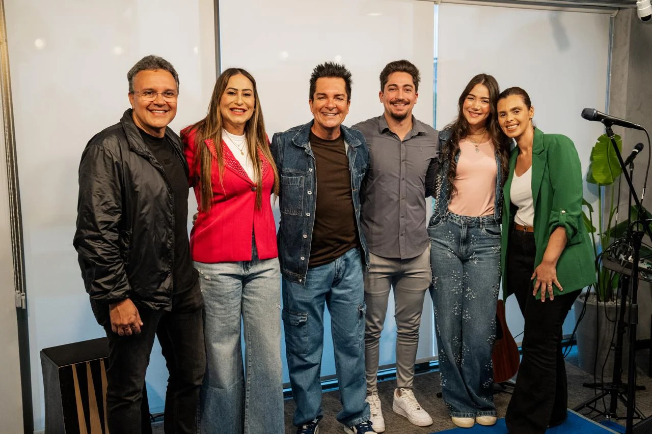 Régis Danese assina com a Universal Music e lança audiovisual inédito 2 Régis Danese assina com a Universal Music e lança audiovisual inédito