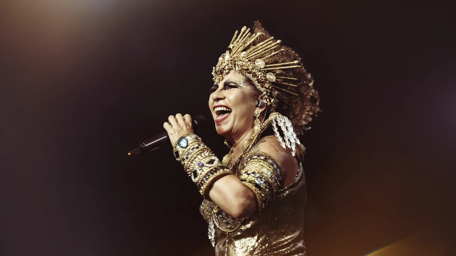 rita benneditto leva o aclamado show tecnomacumba ao circo voador featured
