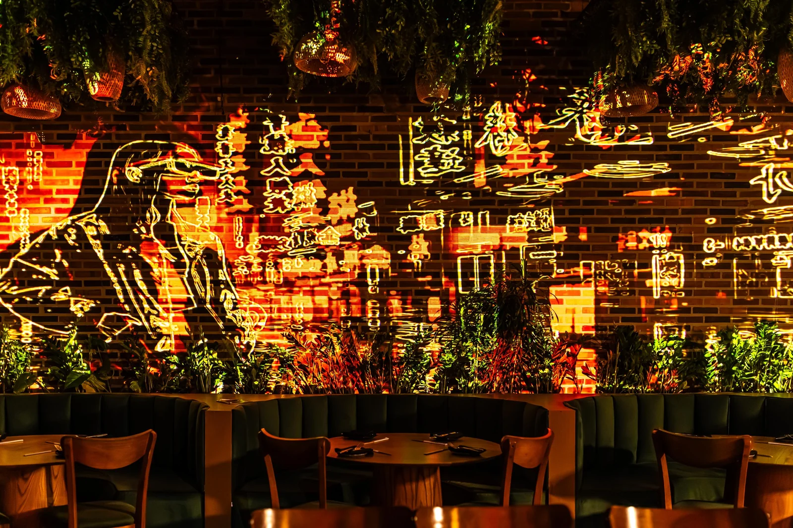 Rocco une video mapping e coquetelaria asiática em noites imersivas
