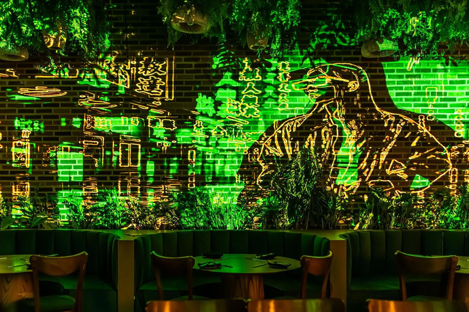 Rocco une video mapping e coquetelaria asiática em noites imersivas
