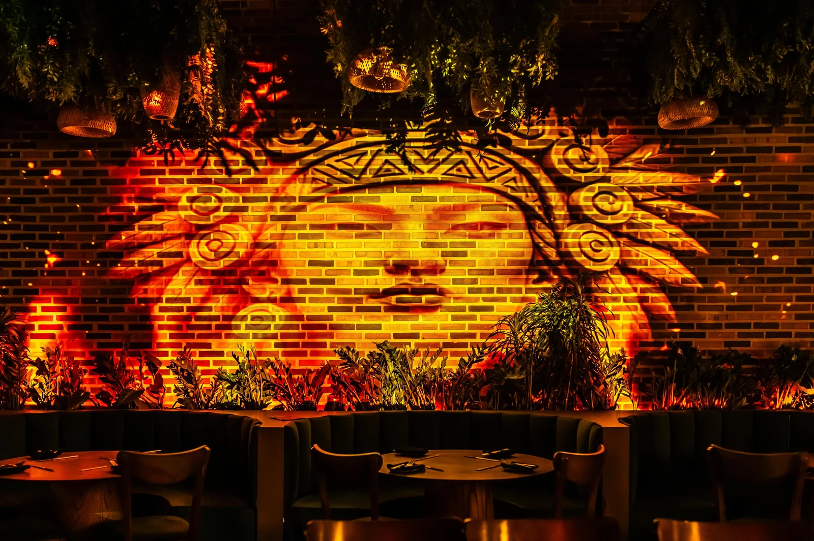 Rocco une video mapping e coquetelaria asiática em noites imersivas