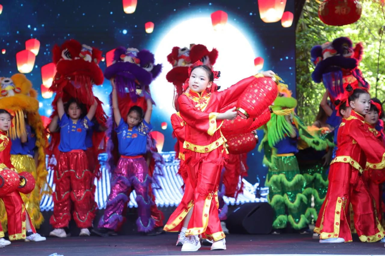 Tradição chinesa milenar toma conta do Brás com dragões e gastronomia
