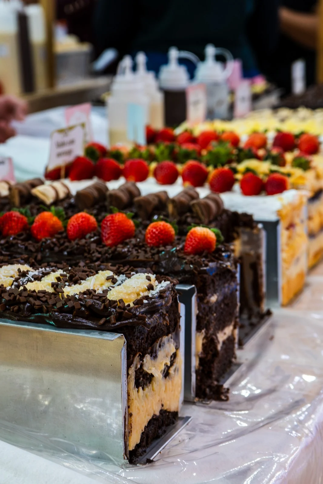 West Shopping recebe festival com rabanadas de Natal e bolos virais