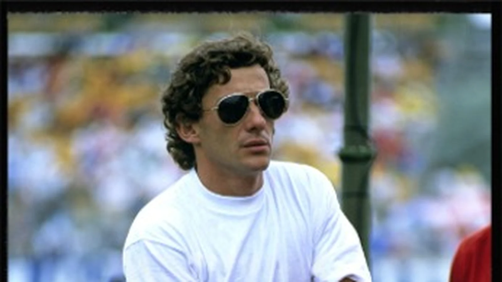 zara lanca colecao global que resgata estilo anos 90 de ayrton senna featured